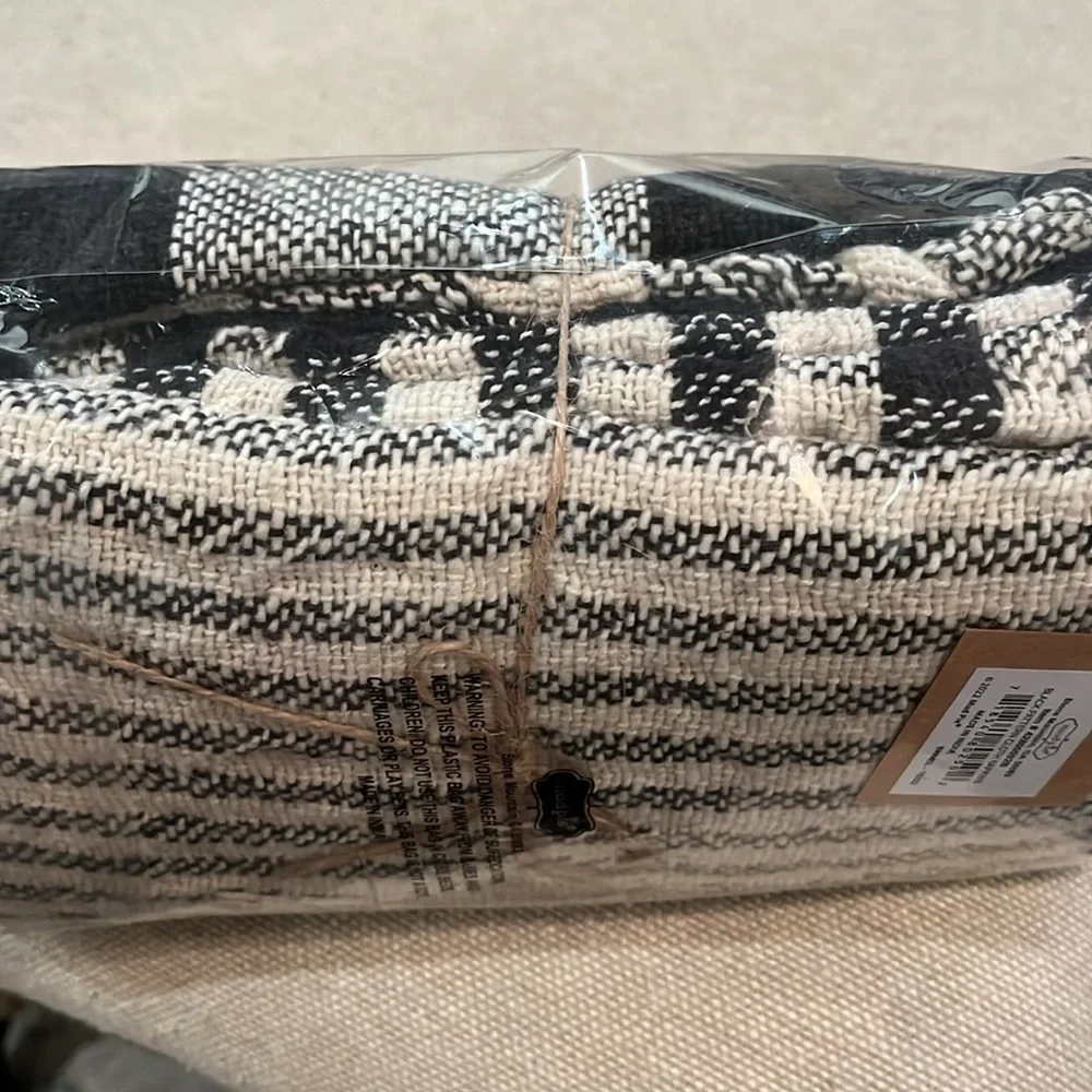 Mud Pie Black Pattern Napkin Set/Set of Four/NWT
